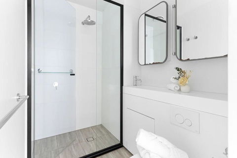 A 2BR Apt Near Melbourne Central & QV Market - Accommodation Rockhampton 2