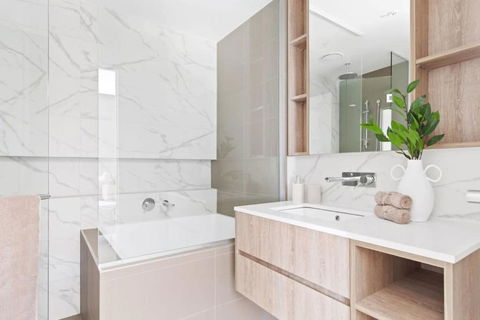 A 2BR Apt With Stunning City Views FREE Parking - Accommodation Rockhampton 4
