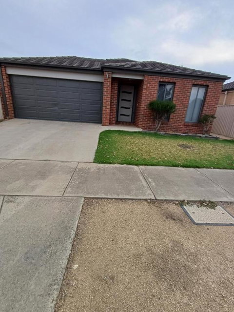 A Beautiful And Spacious Home. - Accommodation Rockhampton 0