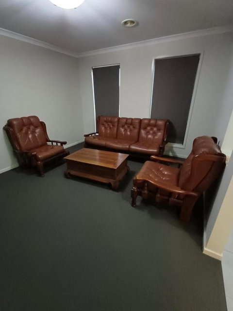 A Beautiful And Spacious Home. - Accommodation Rockhampton 1