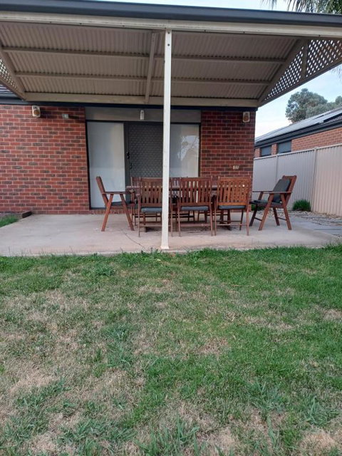 A Beautiful And Spacious Home. - Accommodation Rockhampton 2