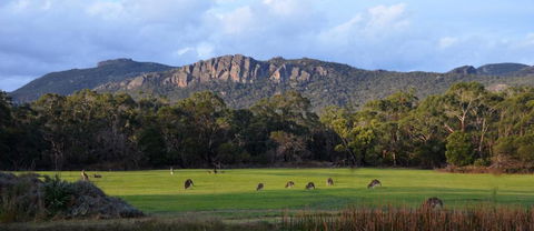 A Boat In The Grampians - Accommodation Rockhampton 0