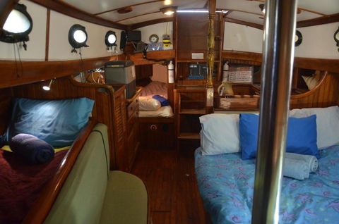 A Boat In The Grampians - Accommodation Rockhampton 3