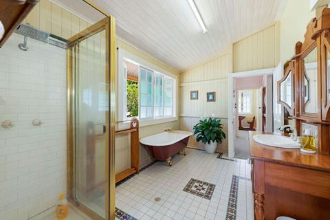 A Charming Queenslander - Accommodation Rockhampton 3