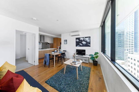 A Chic 2BR Apt City Views Near Southern Cross - Accommodation Rockhampton 1