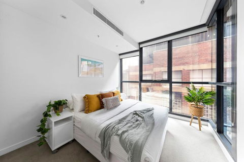 A Chic & Comfy 2BR Apt Near Federation Square - Accommodation Rockhampton 0