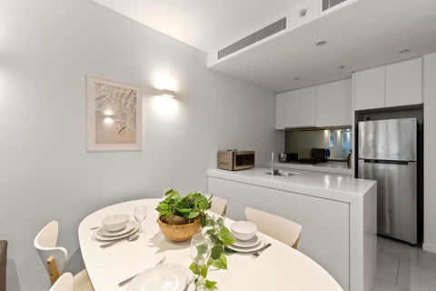 A Chic & Comfy 2BR Apt Near Federation Square - Accommodation Rockhampton 2