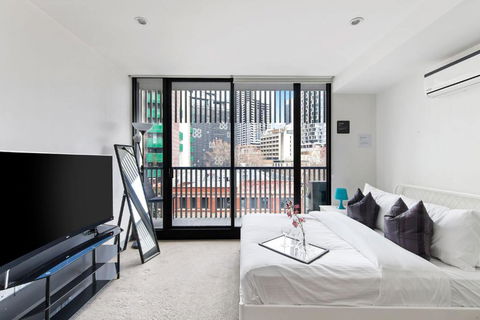 A Chic Studio Only A 4-min Walk To Victoria Market - Accommodation Rockhampton 2