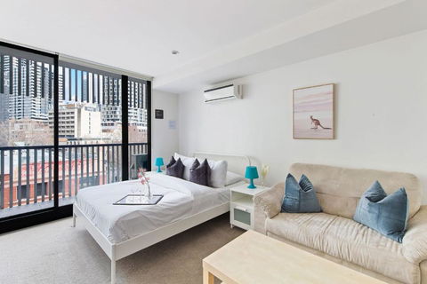 A Chic Studio Only A 4-min Walk To Victoria Market - Accommodation Rockhampton 3