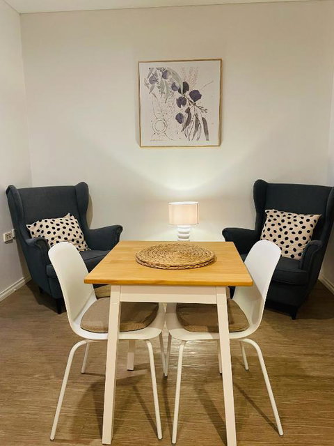 A City Oasis - Full Apartment With Balcony - Accommodation Rockhampton 1