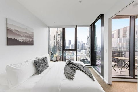 A Cozy 2BR Apt With Yarra Views FREE Parking - Accommodation Rockhampton 0
