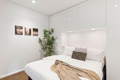 A Cozy 2BR Apt With Yarra Views FREE Parking - Accommodation Rockhampton 3