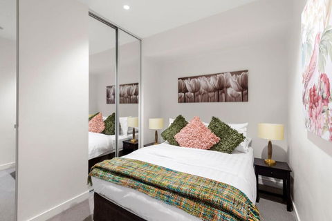 A Cozy & Comfy 2BR Apt Near Victoria Market - Accommodation Rockhampton 3