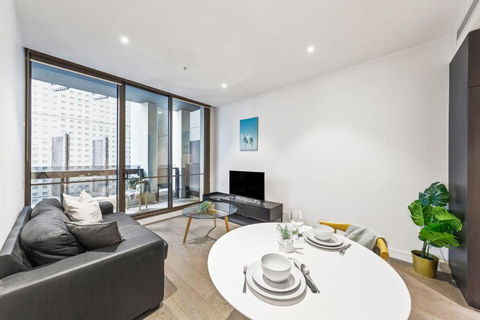 A Cozy & Lovely 2BR Apt Near Melbourne Central - Accommodation Rockhampton 2