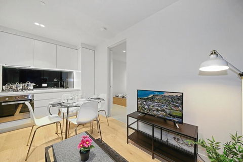 A Cozy & Stylish 2BR Suite In Melbourne CBD - Accommodation Rockhampton 3