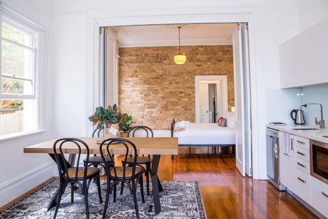 A Designer Apartment With Classic Heritage Details - Accommodation Rockhampton 0