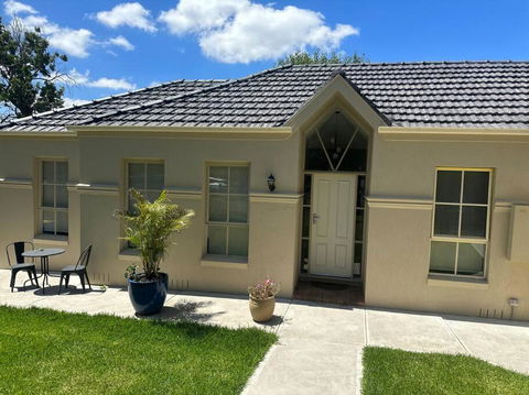 A Gem Hidden In Middle Camberwell - Accommodation Rockhampton 0