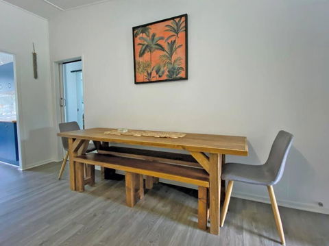 A LITTLE GREY SHACK - Accommodation Rockhampton 2