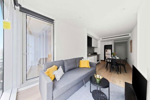 A Lux & Modern Apt Next To Southern Cross Station - Accommodation Rockhampton 4