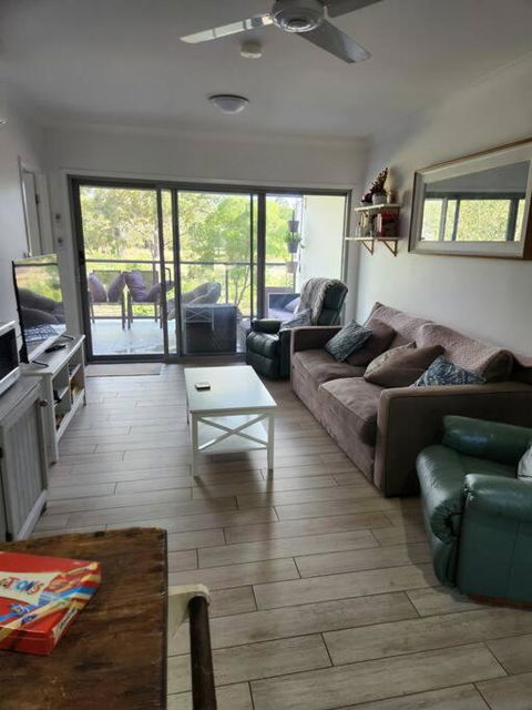 A Quiet Unit Overlooking A Reserve - Accommodation Rockhampton 4