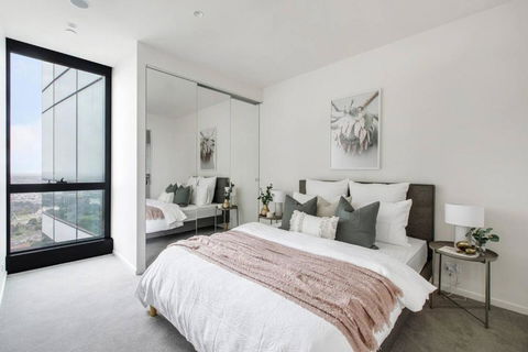 A Sky-high Metropolis Retreat Near The CBD - Accommodation Rockhampton 2