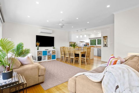 A Stones Throw - Accommodation Rockhampton 0