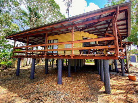 A Yearenda - Water Views -3BR - Steps To The Beach - Accommodation Rockhampton 3