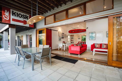 AAA Coke Shack - Accommodation Rockhampton 0