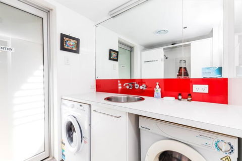 AAA Coke Shack - Accommodation Rockhampton 1
