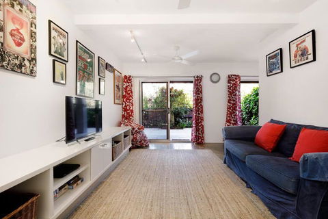AAA Coke Shack - Accommodation Rockhampton 4
