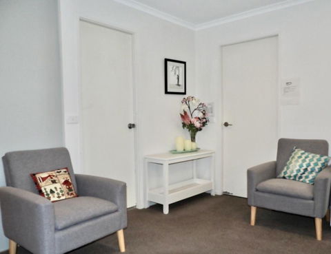 Aalen Lakeview Studio - Accommodation Rockhampton 3