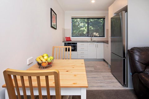 Aalen Lakeview Studio - Accommodation Rockhampton 4