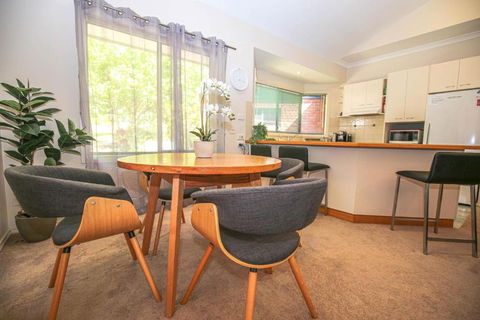 Abenaki - Accommodation Rockhampton 3