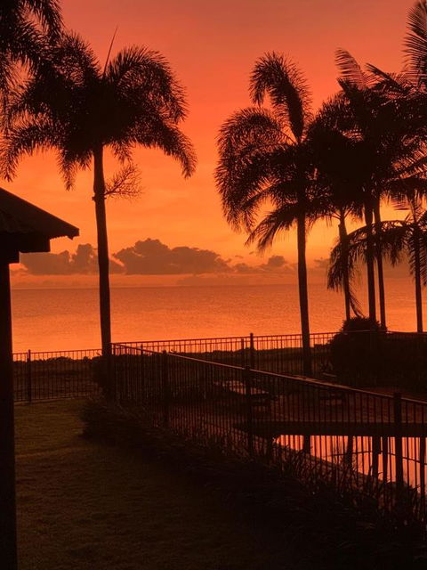 ABSOLUTE BEACHFRONT BLISS - NEWELL BEACH - 10 Metres To The Ocean - Accommodation Rockhampton 1