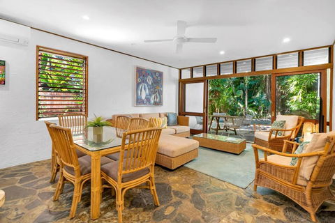 Absolute Beachfront, Heart Of Port Douglas - 24 S - Accommodation Rockhampton 0