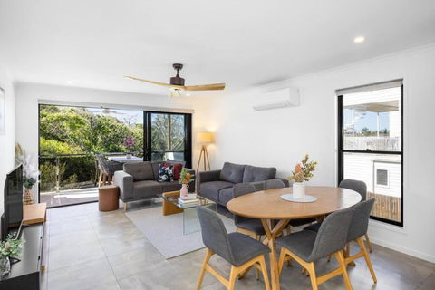 Absolute Beachfront Marcoola 4Bd, Heated Spa - Accommodation Rockhampton 3