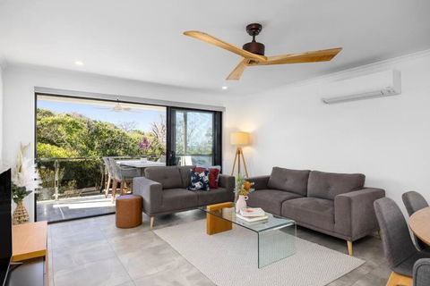 Absolute Beachfront Marcoola 4Bd, Heated Spa - Accommodation Rockhampton 2