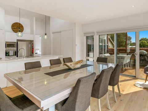 Absolutely Beach - Accommodation Rockhampton 2