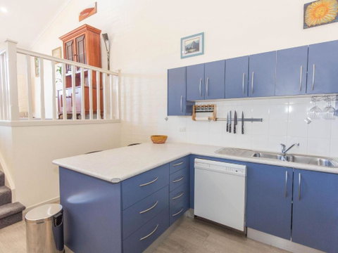 Acacia 4 2 Kirwan Close - Accommodation Rockhampton 4