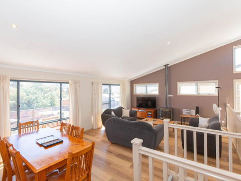 Acacia 5 2 Kirwan Close - Accommodation Rockhampton 0