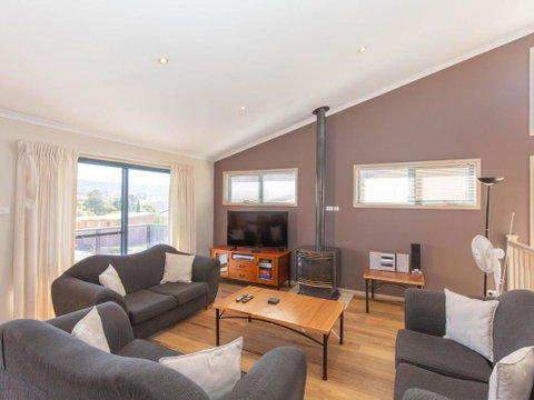Acacia 5 2 Kirwan Close - Accommodation Rockhampton 1