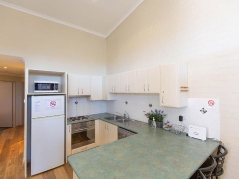 Acacia 5 2 Kirwan Close - Accommodation Rockhampton 2