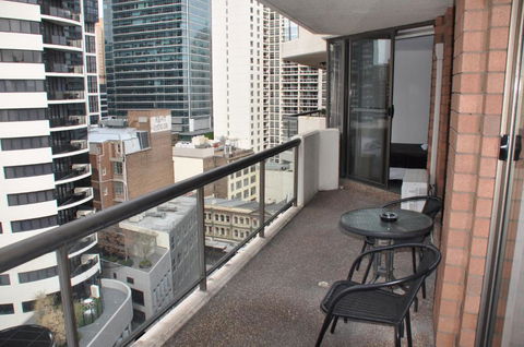 Accommodation Sydney - Kent Street Sydney CBD Top Floor 2 Bedroom Apartment With Balcony - Accommodation Rockhampton 2