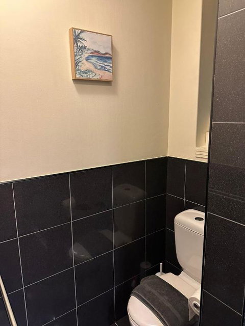 Acland Street Studio Apartment FREE PARKING - Accommodation Rockhampton 4
