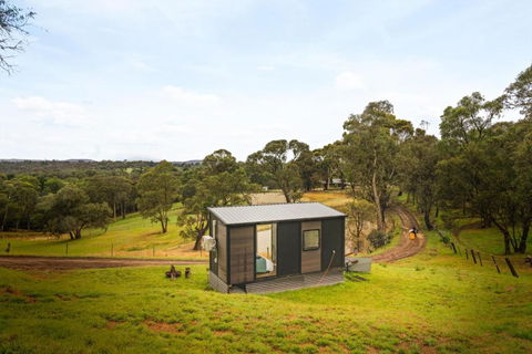 Acre Away By Tiny Away - Accommodation Rockhampton 4