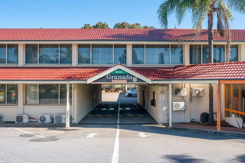 Adelaide Granada Motor Inn - Accommodation Rockhampton 1