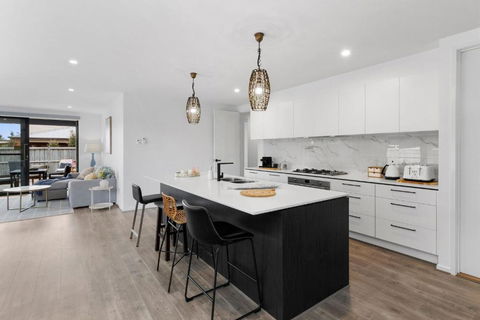 ADELPHI In The Point - Accommodation Rockhampton 1