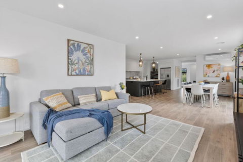 ADELPHI In The Point - Accommodation Rockhampton 2