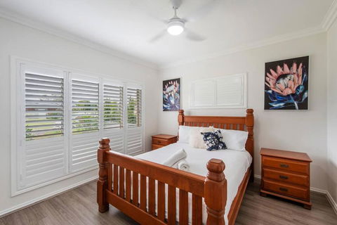Admiralty Shores - LJHooker Yamba - Accommodation Rockhampton 0