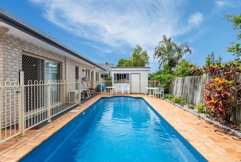 Admiralty Shores - LJHooker Yamba - Accommodation Rockhampton 3